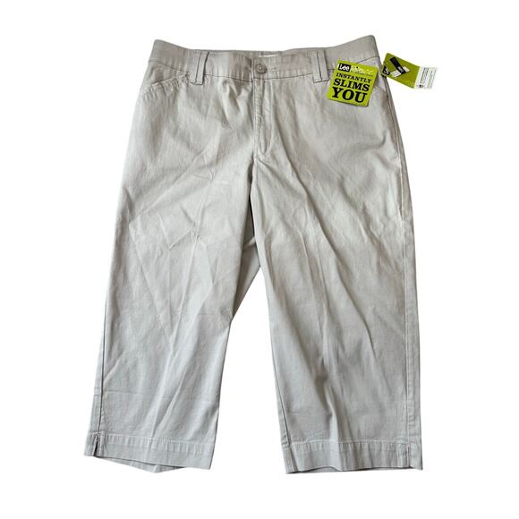 NWT - LEE, Stretch Natural Fit Capri pants/shorts; Size 14, Khaki/Tan - Picture 1 of 6